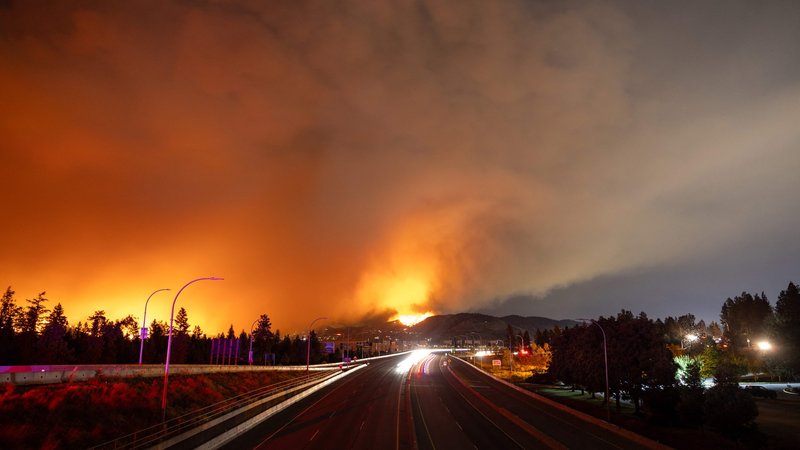Масштабні лісові пожежі в Канаді: з Британської Колумбії евакуювали 35 тисяч людей