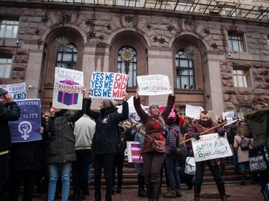 Amnesty International demands to investigate attacks on March for women's rights in Ukraine