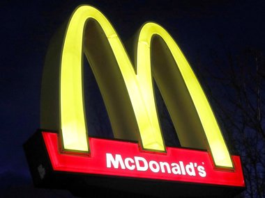 Жінка з Чикаго приєдналася до позову проти McDonald's через спалах кишкової інфекції